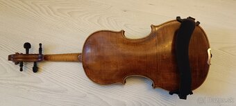 Husle 4/4 - 2