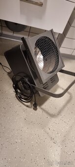 Starý retro divadelný reflektor - 2