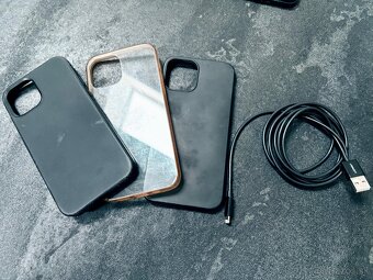 Predám iPhone 12 Black 128gb - 2