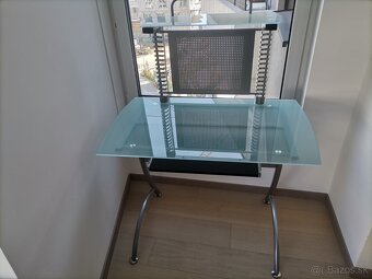 počítačový sklenený stolík - 2