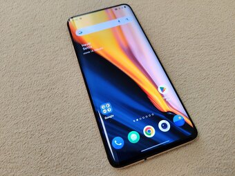 Oneplus 7 Pro. 8gb+3gb//256gb. Smotanová pekná metalíza. - 2