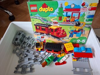 OSOBNY VLAK LEGO 10874 - 2
