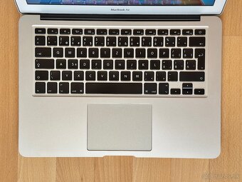 MacBook Air 13", TOP STAV, Výdrž batérie 8 hod. - 2