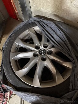 Predám originál disky Mazda 3 R18 + letné pneu Michelin Pilo - 2