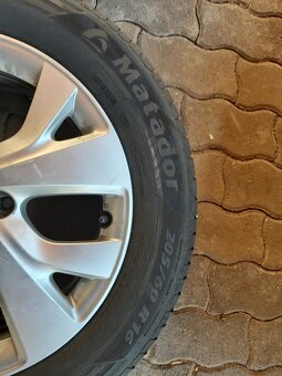 Predam kolesa 205/60 R15 - 2