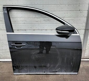 Volkswagen Passat B7 1.6 TDI 2011 predám DVERE PREDNÉ SPOLUJ - 2
