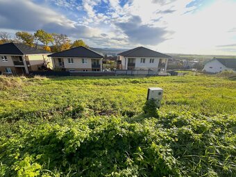 PREDAJ STAVEBNÝ pozemok 679m² M. Bielice Partizánske - 2