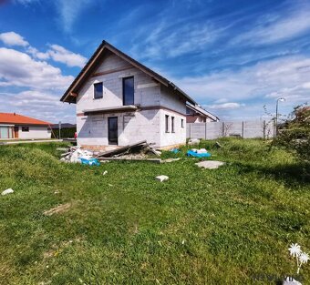 PREDAJ: 4 izbová novostavba, Pečeňady - 2