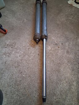 Hydraulicke piesty,valce - 2