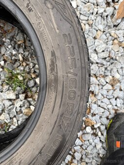Pneu 225/60R17 - 2