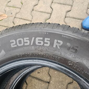 205/65 r15 Vredestein - 2