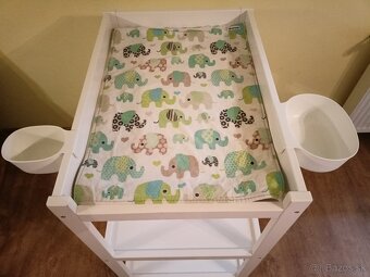 Prebaľovací pult - 2