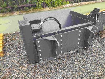 Triedička zeminy – triediaca lopata. - 2