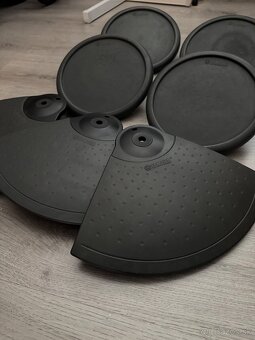 Elektronické pády Yamaha - 2