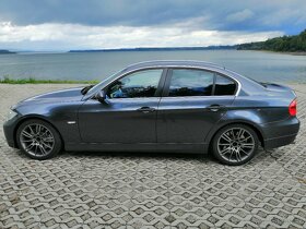 BMW 330i - 2