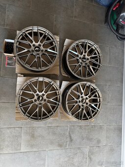 Alu Disky Japan Racing R18 ET40 7,5J 5x112 - 2