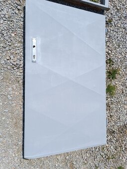 Půdní kvalitní kovové dveře 145cm x 87cm - 2