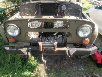 Pevnostny nárazník uaz 469 s navijakom. - 2