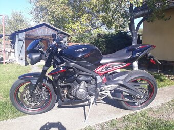 Triumph street triple - 2