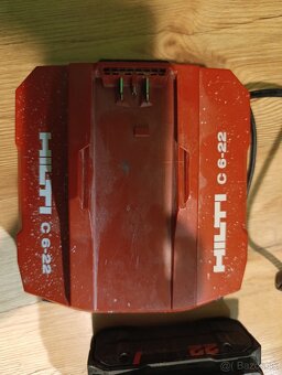 HILTI NURON BATÉRIA + NABÍJAČKA - 2