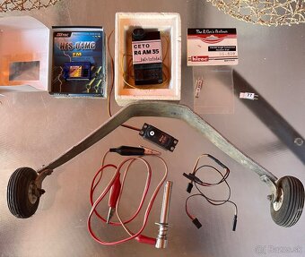 Staré části hraček ITES-dily pro letadla na dálkové ovládání - 2