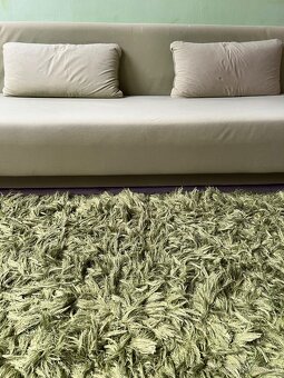 Gauč Nachádza sa v obci Bretejovce. - 2