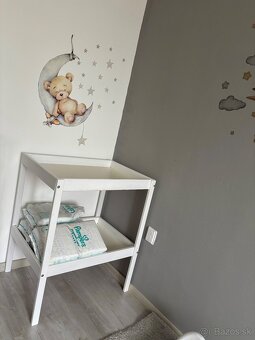 Prebaľovací pult - 2