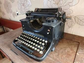 Písací stroj - 2