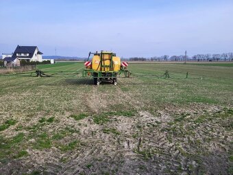 Postrekovač Amazone UF 1200 15 m, hydraulicky otváraný, počí - 2