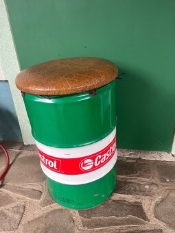 Stolička CASTROL - 2