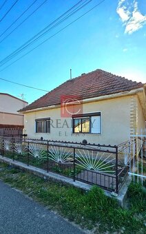 NA PREDAJ rodinný dom s veľkým pozemkom, Hruboňovo - 2