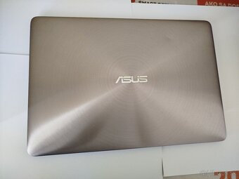 Asus Zenbook UX330C - 2