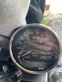 Suzuki Intruder VS 700 REZERVOVANA - 2