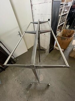 Štender na kolieskach - 2