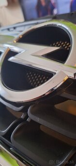 Predná mriežka chladiča chróm pre Opel Astra J p10 HB 2009+ - 2