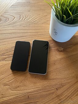 iPhone 13 mini , iPhone 11 - 2