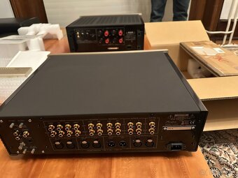 Accuphase - 2