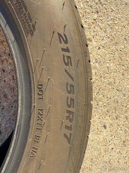 3 ks letných pneumatík Hankook Ventus Prime 4 215/55 R17 - 2