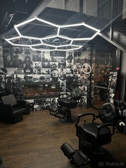 Prenajom Barber kresla - 2