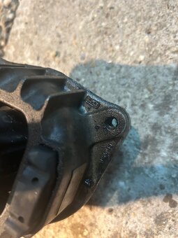 Držiaky motora BMW f10 - 2