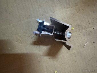 K2 Systems – krajová úchytka fotovoltických panelov (striebo - 2