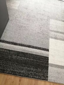 Moderný koberec o rozmeroch 2x2,9m - 2