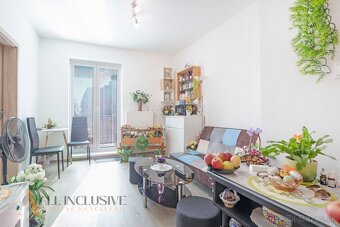na predaj 1,5-izbový byt s balkónom - 2