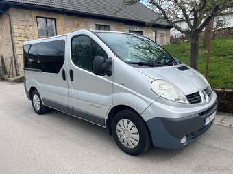 Prenajom 9 miestneho vozidla Renault Trafic - 2