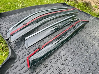 Predám kompletnú sadu deflektorov na Suzuki Vitara - 2