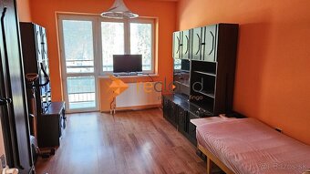 ZNÍŽENÁ CENA Predám 3 izbový byt s veľkou jedálňou a gará - 2