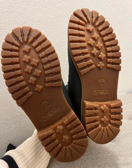 Tmavomodré šnúrovacie čižmy Timberland - 2