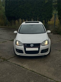 VW Golf GTI edition 30, manuál, strešné okno, candy white - 2