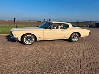 Buick Riviera z roku 1971, - 2