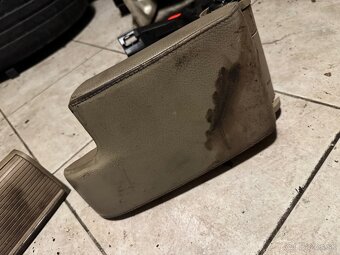 E46 lakťová opierka biela + kastlik - 2